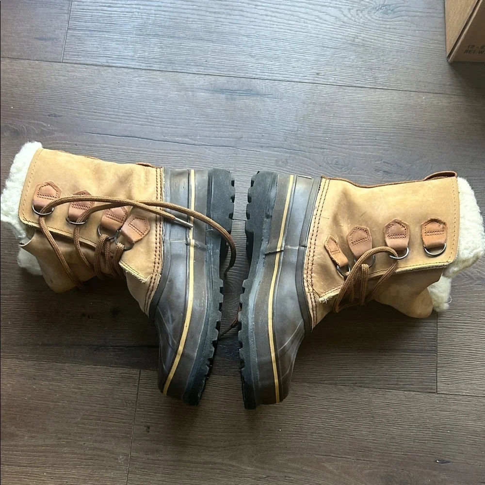 Sorel Tan and Brown Wool  Boots ! Size 7